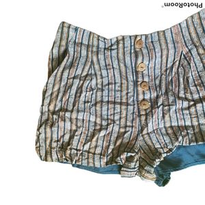 FOREVER 21 LINEN STRIPED SHORTS - M